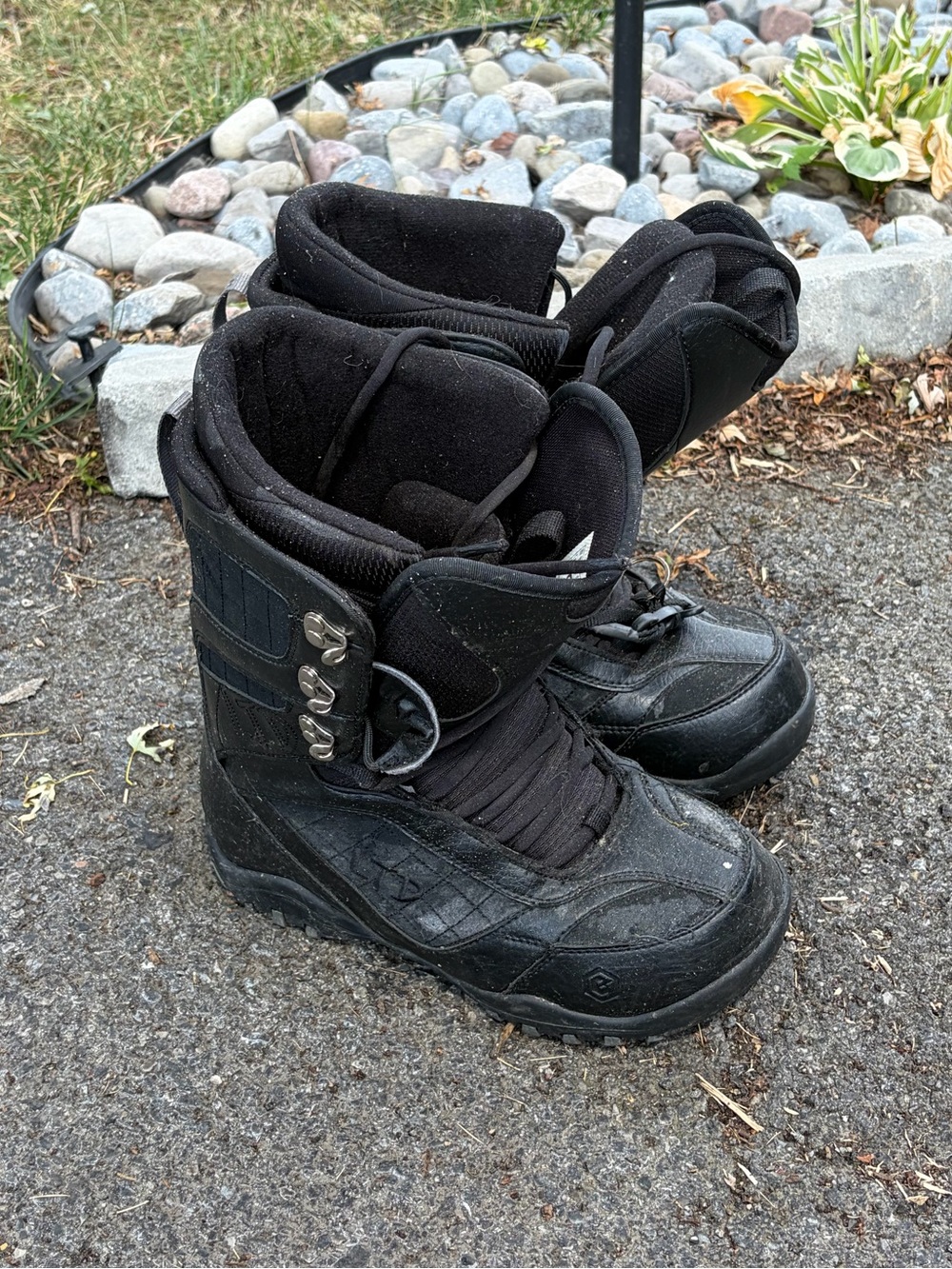 Men's Black Snowboard Boots